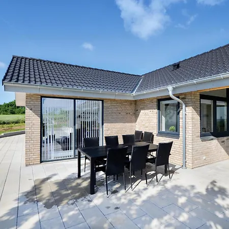 Three-bedroom In Sydals Hébergement de vacances *