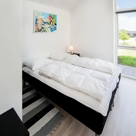 Three-bedroom In Sydals * Sarup