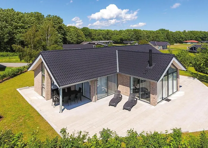 بيت للعطل Three-bedroom In Sydals