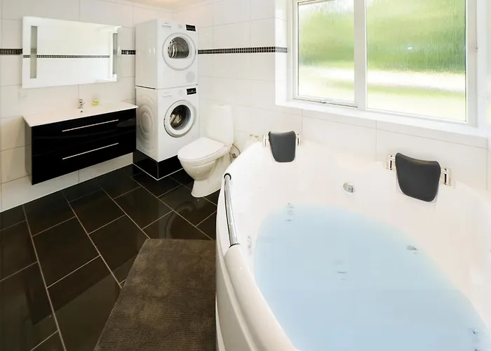 Three-bedroom In Sydals * Sarup