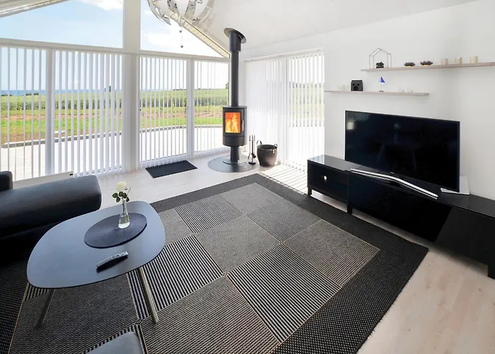 Three-bedroom In Sydals *