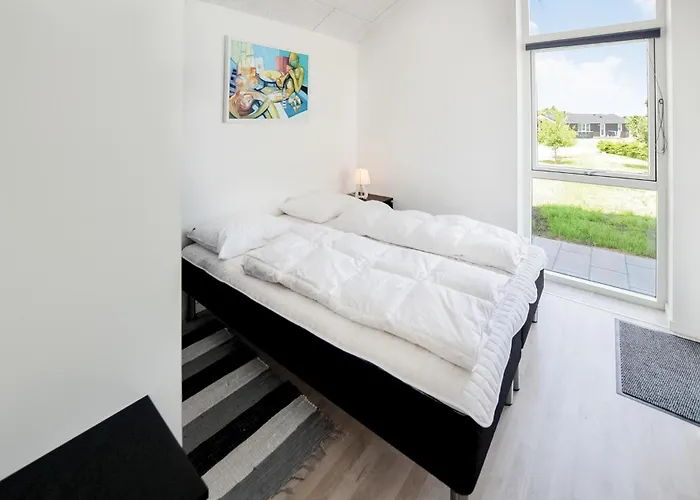 Three-bedroom In Sydals * Sarup